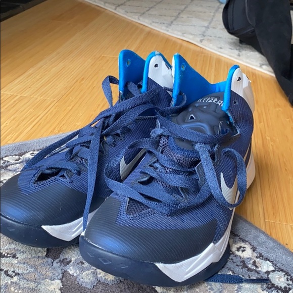 Nike Hyperdunks - Picture 1 of 6